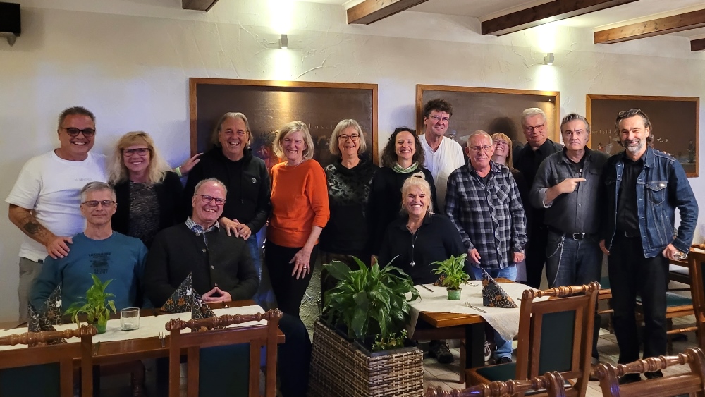 2025-10-25_45Jahre_Klasse10c_1000x562